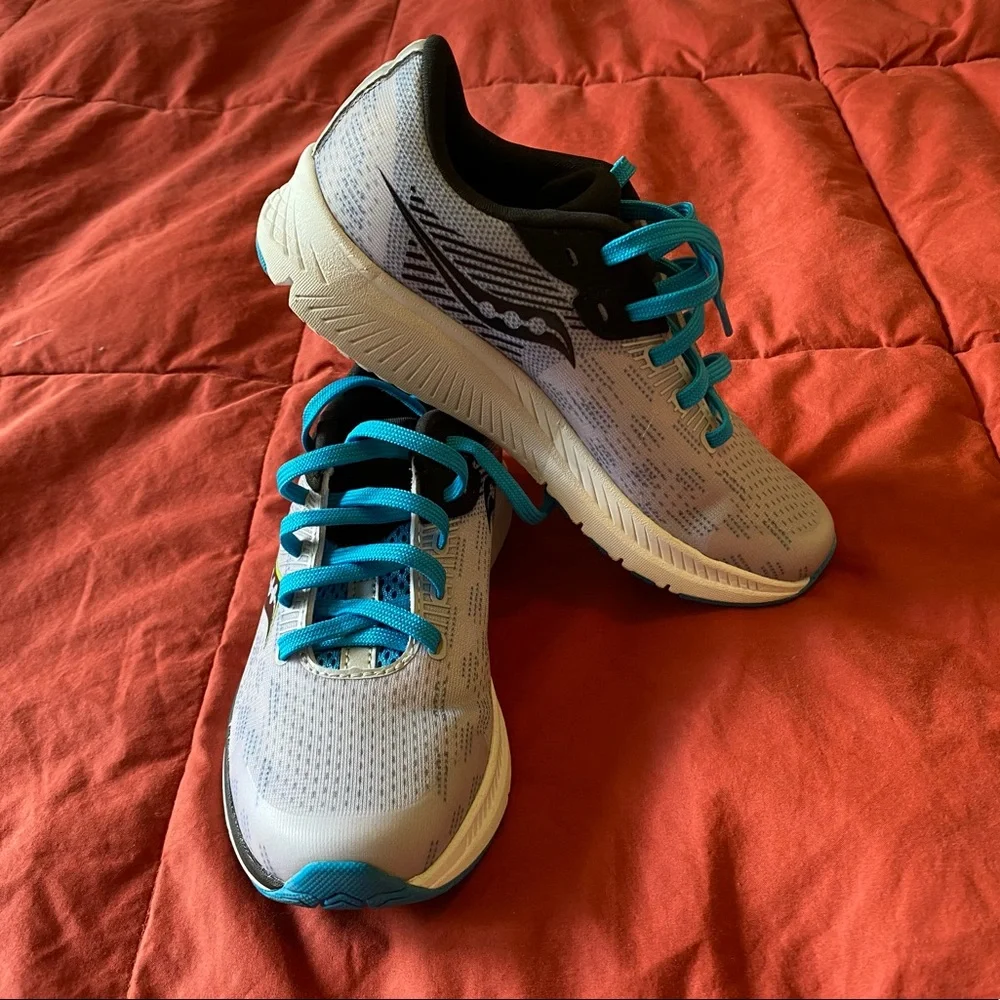 NWT Kids’ Saucony Guide 14 Running Shoes - Boys | Girls - Picture 3 of 10